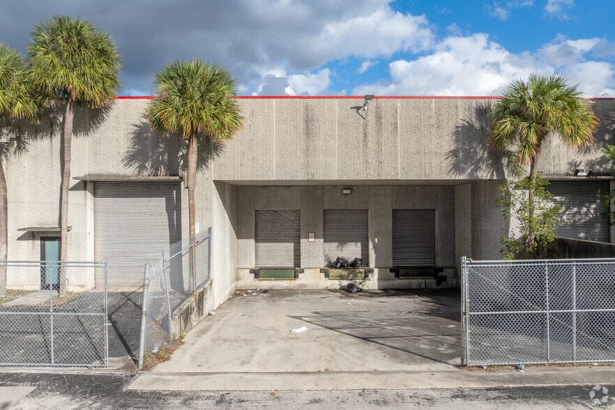 More Photos Of 770 W Sunrise Blvd, Fort Lauderdale Freestanding For Sale