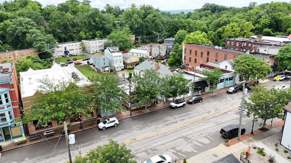 More Photos Of 2007 Madison Rd, Cincinnati Storefront For Sale