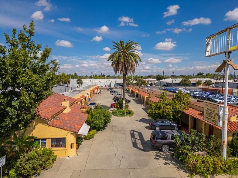 More Photos Of 1407 W 16th St, Merced Hotel For Sale