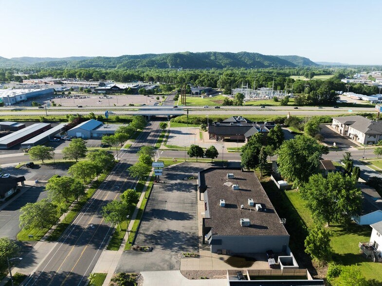 More Photos Of 986-990 12th Ave S, Onalaska Freestanding For Lease