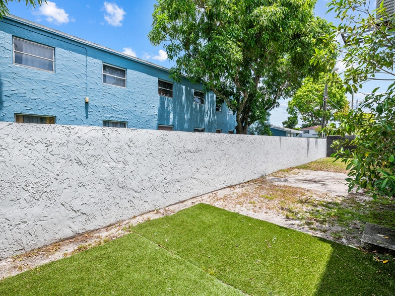 More Photos Of 603 NE 13th St, Fort Lauderdale Storefront Retail Office For Lease