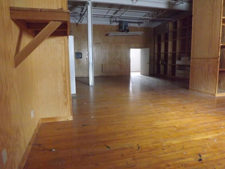 More Photos Of 700 Hepburn St, Milton Showroom For Lease