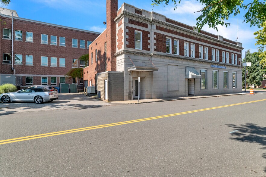 More Photos Of 85 Elm St, West Springfield Storefront Retail Office For Lease