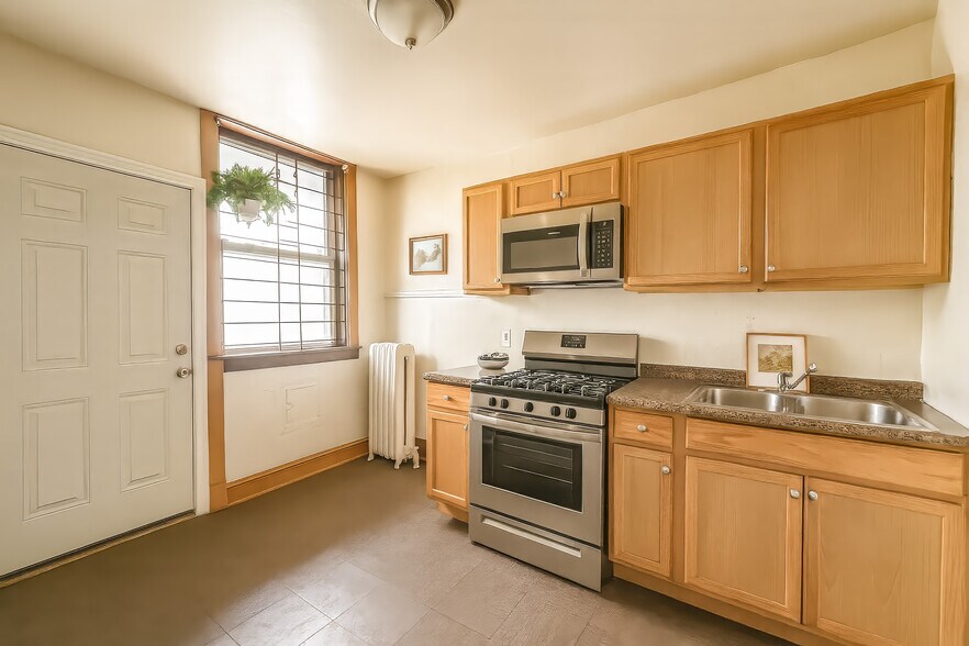 More Photos Of 1901 W Garfield Blvd blvd, Chicago Multifamily For Sale