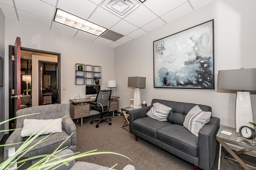 More Photos Of 8707 E Vista Bonita Dr, Scottsdale Office For Lease