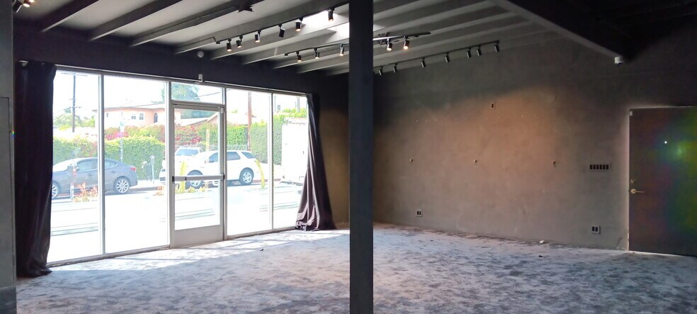More Photos Of 306 N Flores St, Los Angeles Storefront For Lease