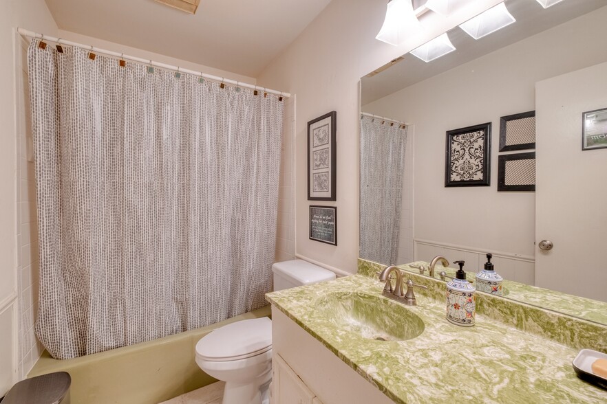 More Photos Of 13803 Ann Pl, Austin Office For Sale