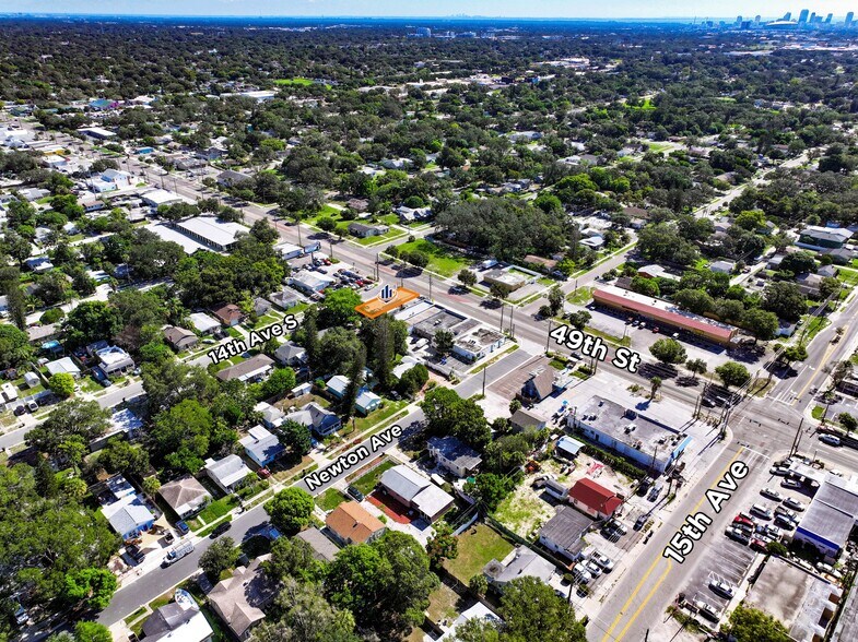 More Photos Of 1401 49th St S, Gulfport Storefront For Lease