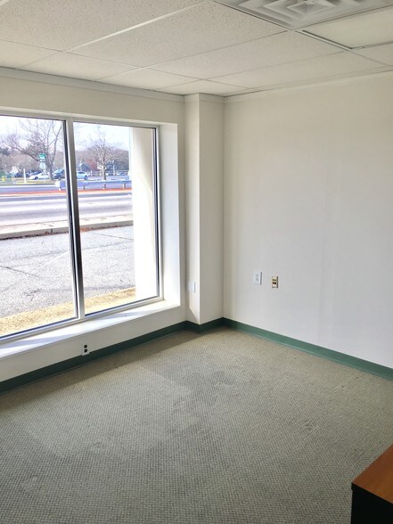 More Photos Of 65 N Dupont Hwy, Dover Medical For Lease
