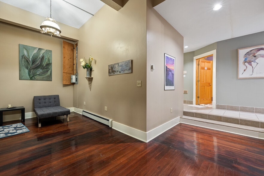 More Photos Of 603 N River St, Hot Springs Hotel For Sale