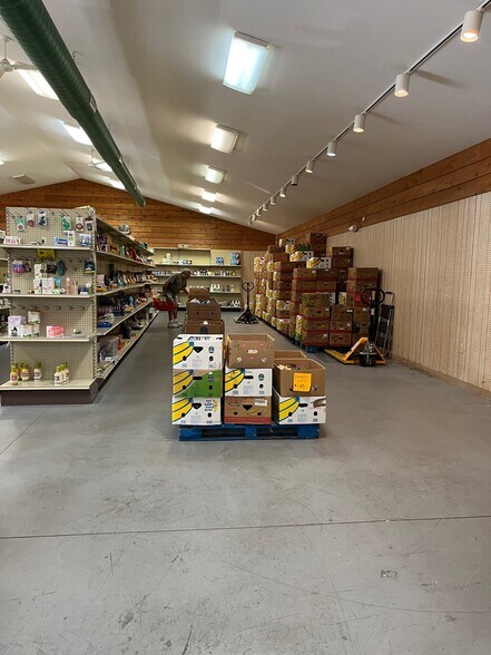 More Photos Of 1605 S Main St, Oshkosh Storefront Retail Office For Sale