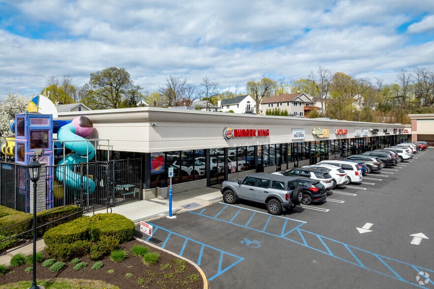 Primary Photo Of 75 Old Shore Rd, Port Washington Department Store For Lease