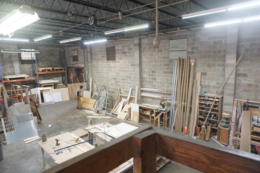 More Photos Of 3605 N Davis Hwy, Pensacola Warehouse For Sale
