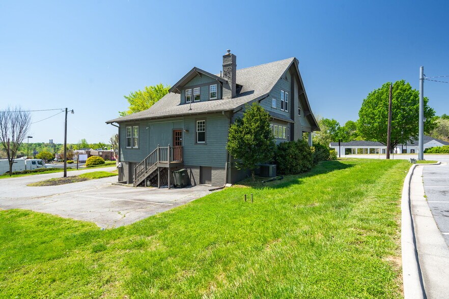 More Photos Of 206 E Main St, Jamestown Office For Sale