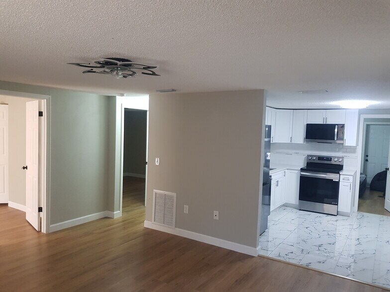 More Photos Of 311 58th Ave E, Bradenton Apartments For Sale