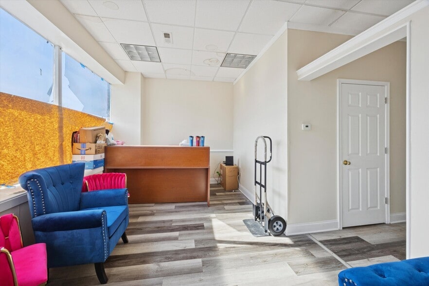 More Photos Of 137 MacDade Blvd, Folsom Medical For Sale