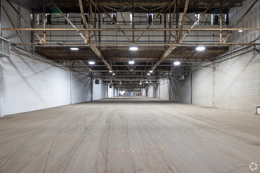 More Photos Of 297 Getty Ave, Paterson Warehouse For Lease