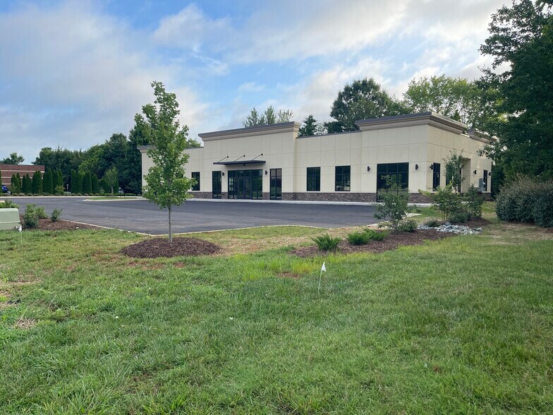 More Photos Of 2902 Professional Park Dr, Burlington Medical For Lease