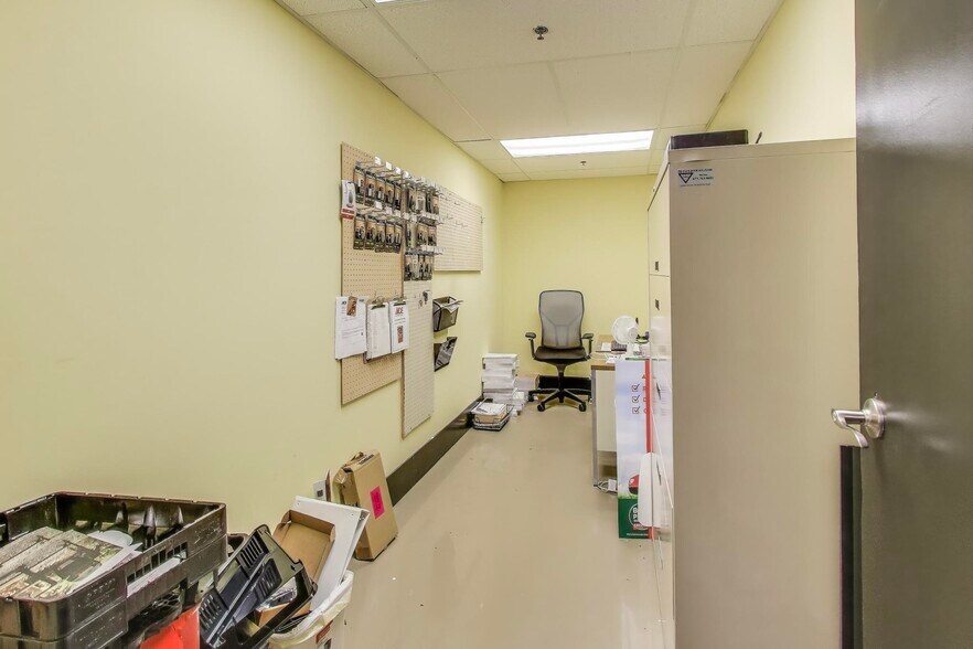 More Photos Of 675 W Golf Rd, Hoffman Estates Storefront For Lease