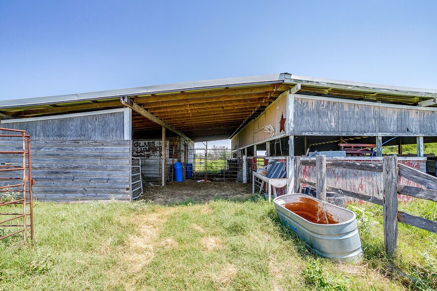 More Photos Of 1041 County Road 310A, Cleburne Land For Sale