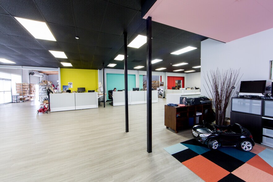 More Photos Of 401-405 W Foothill Blvd, Monrovia Freestanding For Lease