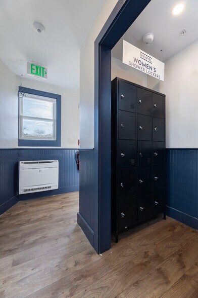 More Photos Of 212 Water St, Block Island Storefront For Sale