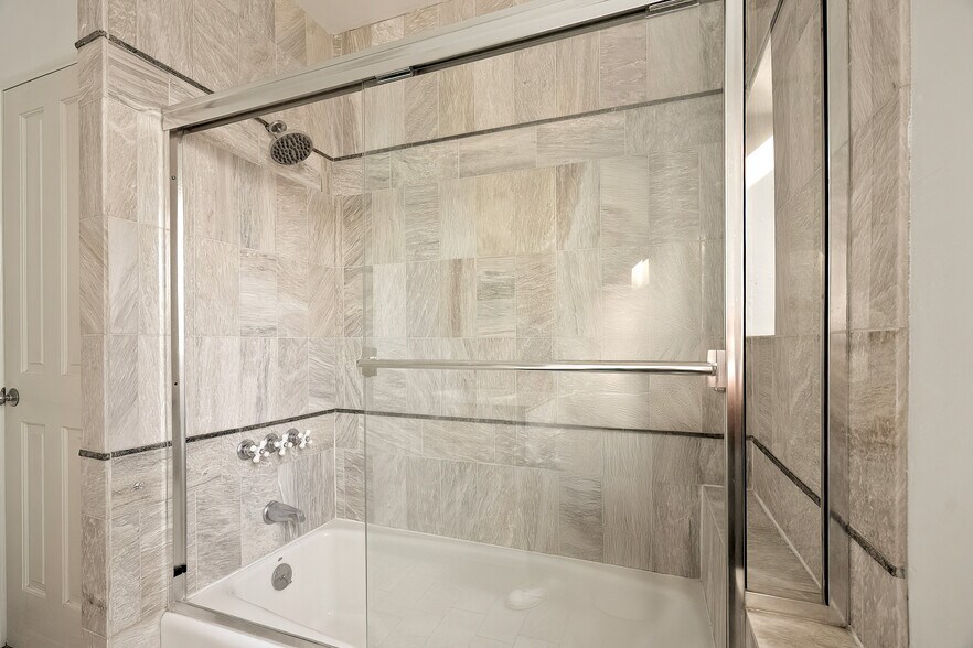 More Photos Of 3111 Ocean Front Walk, Marina Del Rey Apartments For Sale