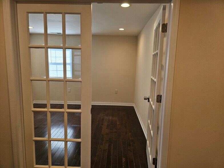 More Photos Of 27 S Royal Ave, Front Royal Medical For Lease