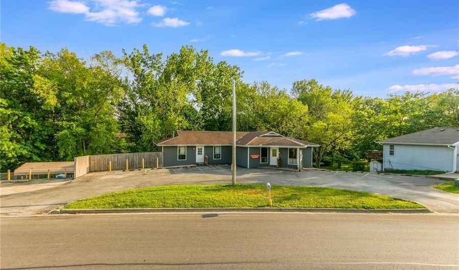 Primary Photo Of 205 E Southbrook Pky, Kearney Daycare Center For Sale