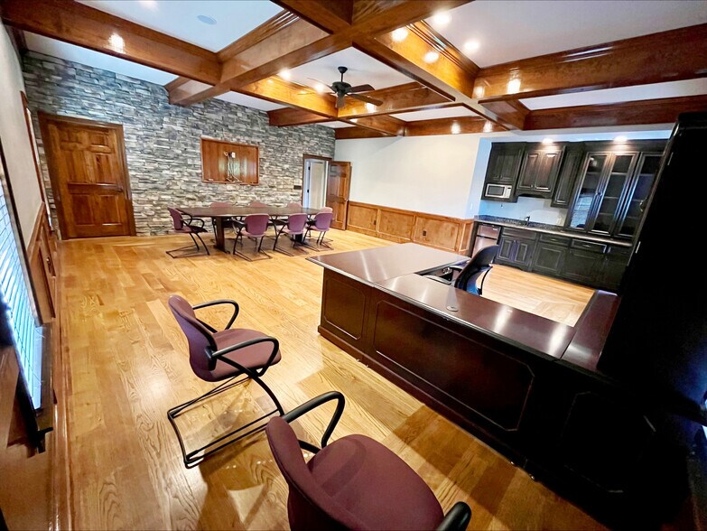 More Photos Of 2500 Northside Crossing, Macon-Bibb Office For Sale