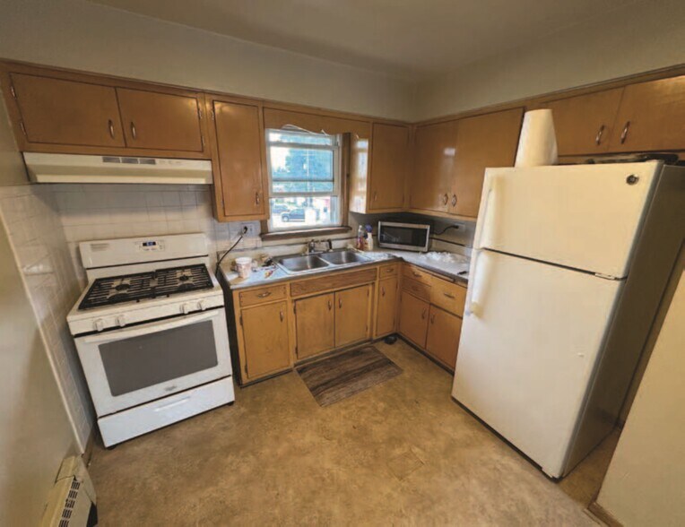 More Photos Of 17933 Torrence Ave, Lansing Multifamily For Sale