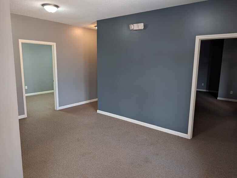 More Photos Of 10534-10536 Coldwater Rd, Fort Wayne Office For Sale