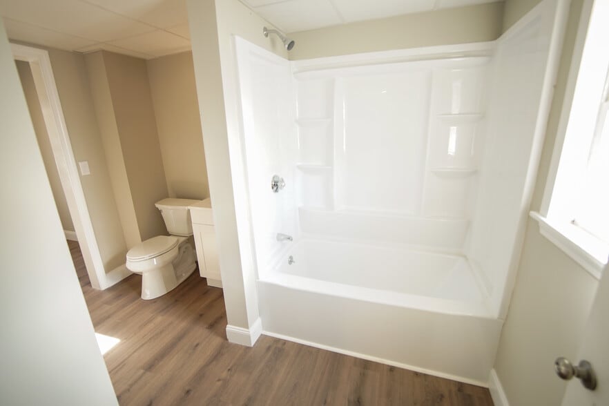 More Photos Of 5 Oak St, Middleborough Apartments For Sale