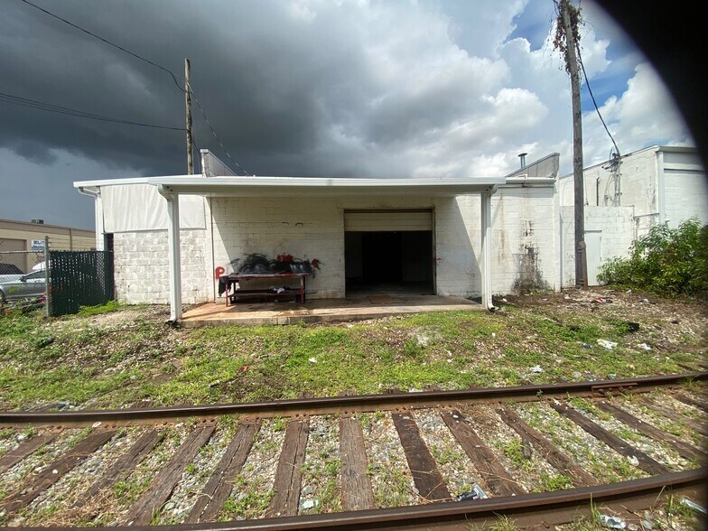 More Photos Of 340 SW 21st Ter, Fort Lauderdale Warehouse For Lease