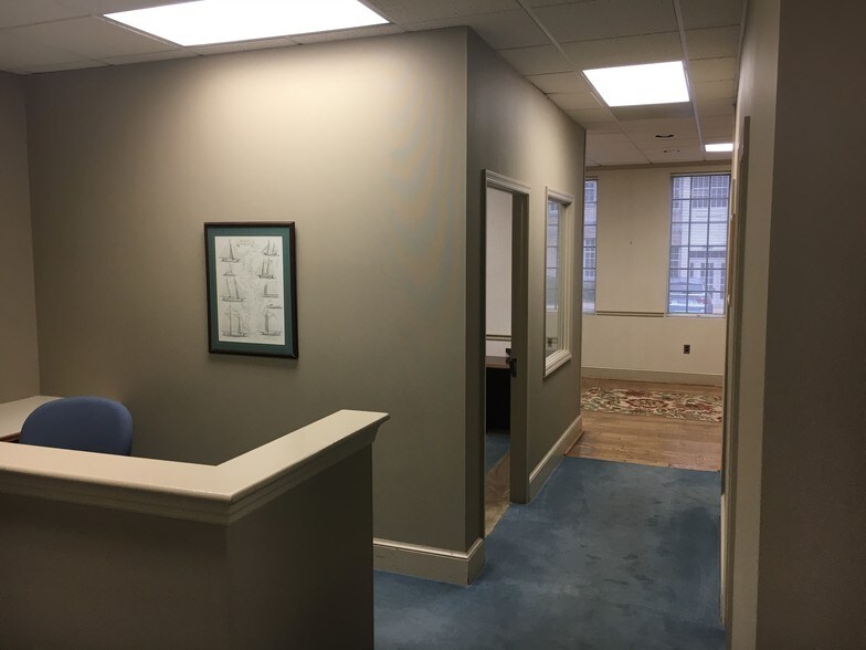 More Photos Of 3923 Blenheim Blvd, Fairfax Medical For Sale