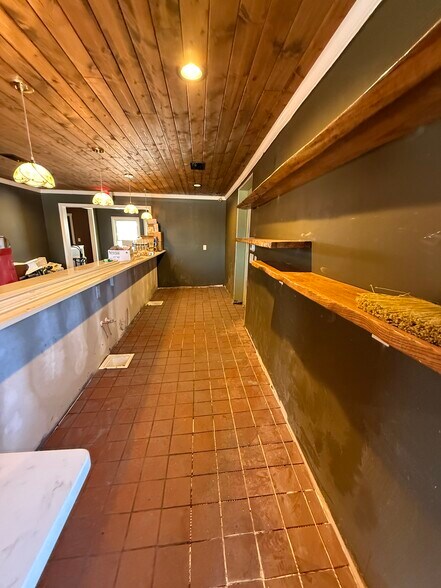 More Photos Of 237 E Main St, Yadkinville Freestanding For Lease