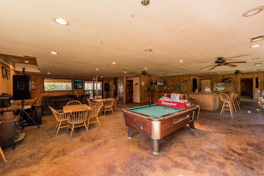 More Photos Of 7386 Mt Carmel Rd, Decaturville Convenience Store For Sale
