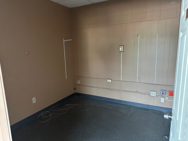 More Photos Of 29 Church St, Leominster Police Fire Station For Sale