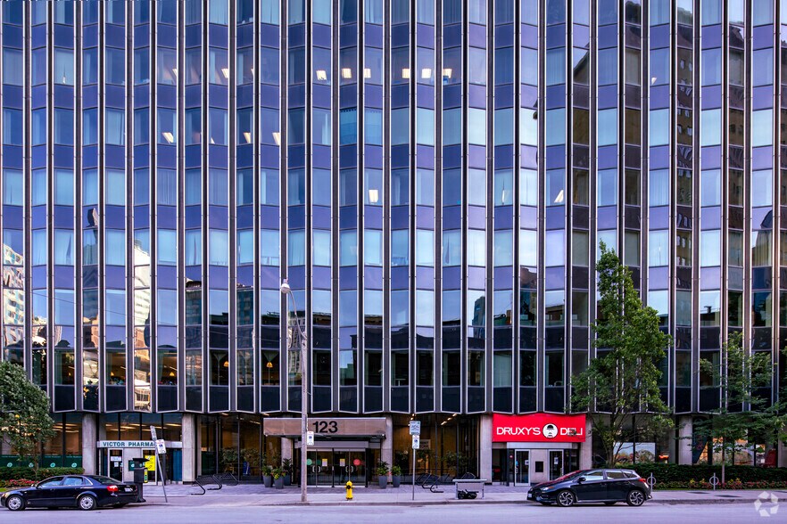 More Photos Of 123 Edward St, Toronto Medical For Lease