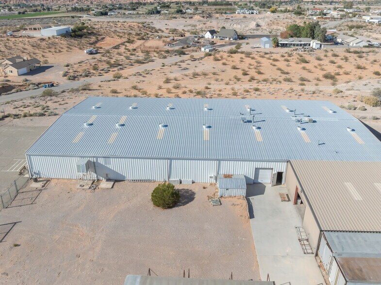 More Photos Of 480 Pat Ave, Overton Industrial For Sale