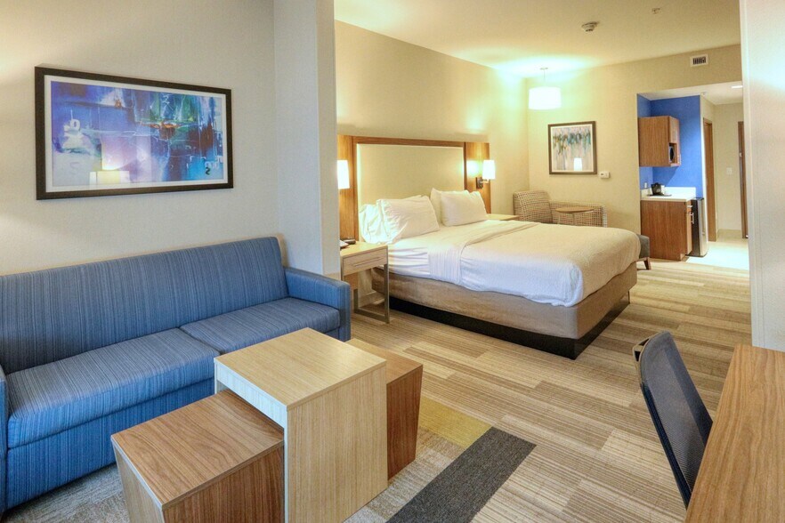 More Photos Of 10520 Huffmeister Rd, Houston Hotel For Sale