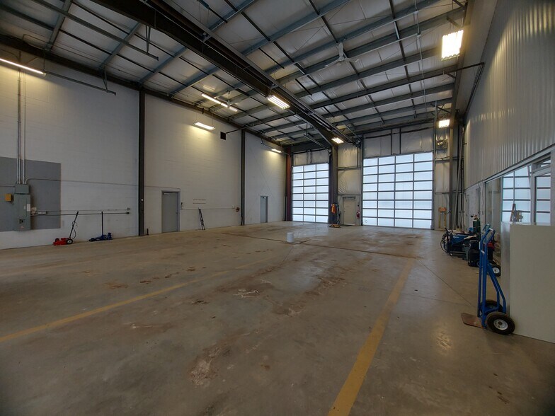 More Photos Of 1780 49 Av, Red Deer Industrial For Lease