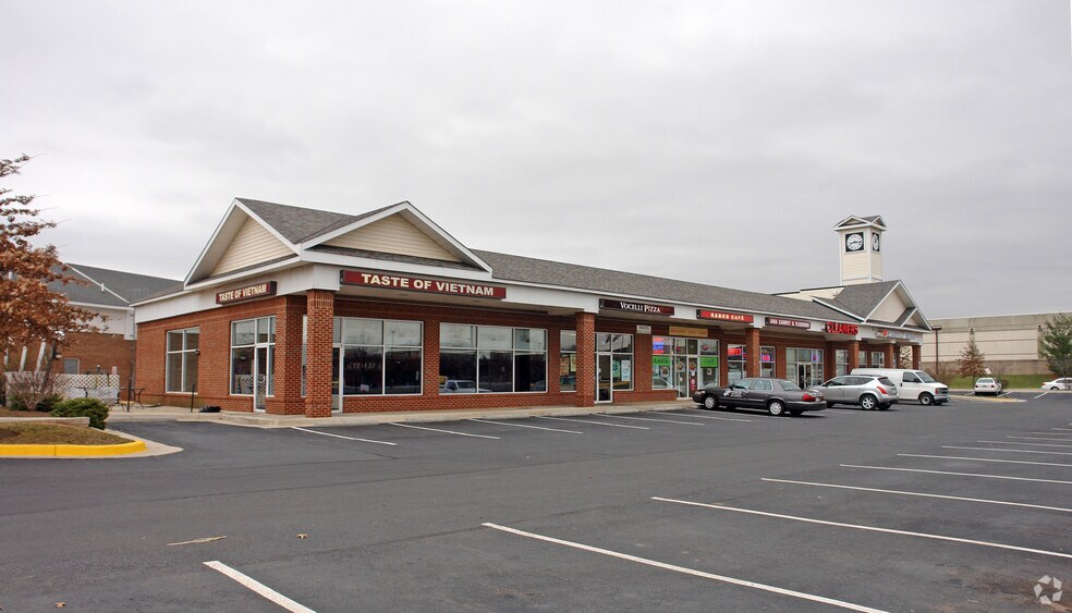 More Photos Of 46005 Regal Plz, Sterling General Retail For Lease