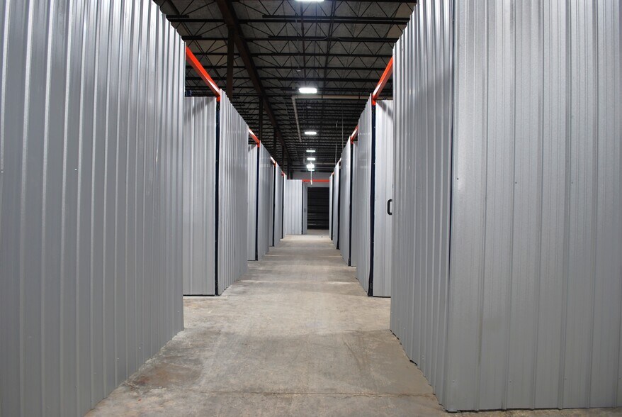 More Photos Of 1100 25th St, West Palm Beach Warehouse For Lease