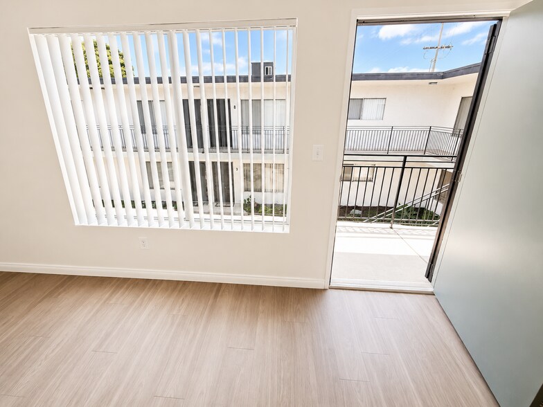 More Photos Of 4744 Hawley Blvd, San Diego Apartments For Sale