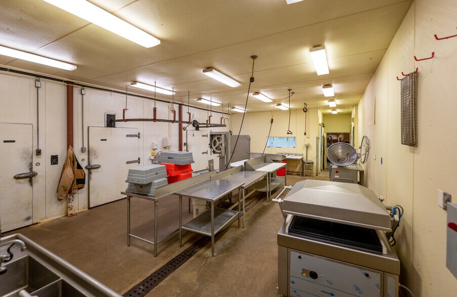 More Photos Of 4634 Highway 185, New Haven Freestanding For Sale