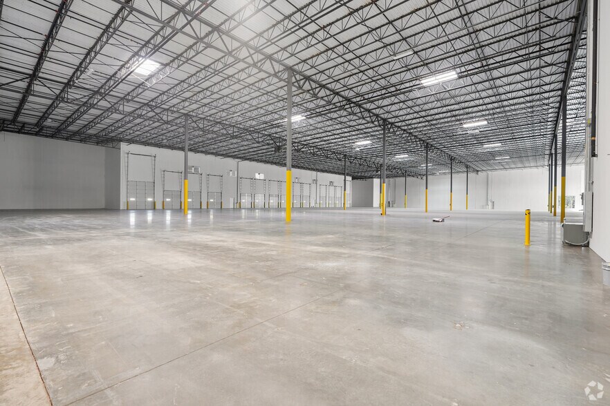 More Photos Of 3210 N Central Expy, McKinney Unknown For Lease