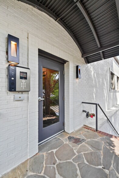 More Photos Of 650 Hamilton Ave SE, Atlanta Unknown For Lease