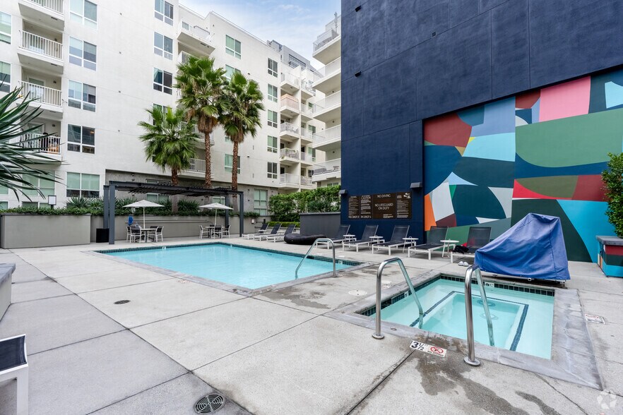 More Photos Of 1200 S Grand Ave, Los Angeles Apartments For Lease