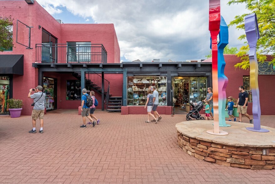 More Photos Of 273 N State Route 89A, Sedona Storefront For Lease